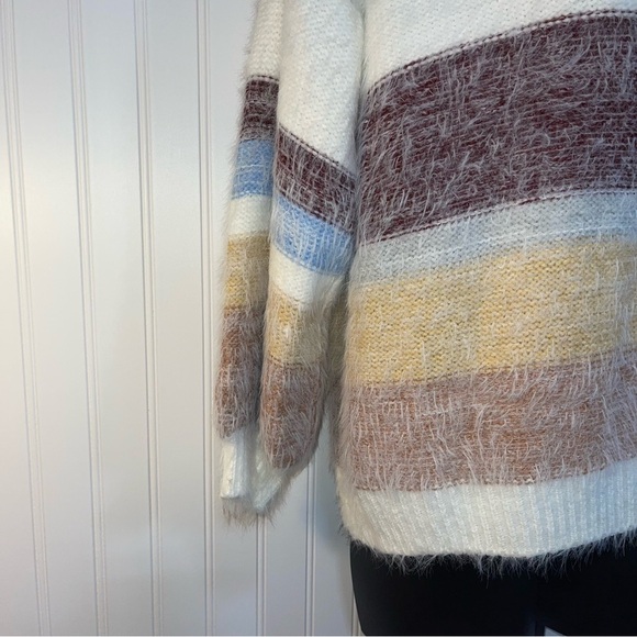 Lumiere White and Brown Crew Neck Sweater - Picture 5 of 9